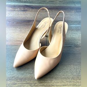 Seychelles nude leather pumps